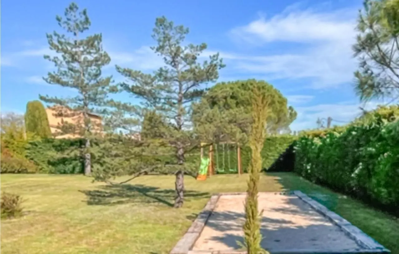 Beautiful Home In Gargas With Wifi